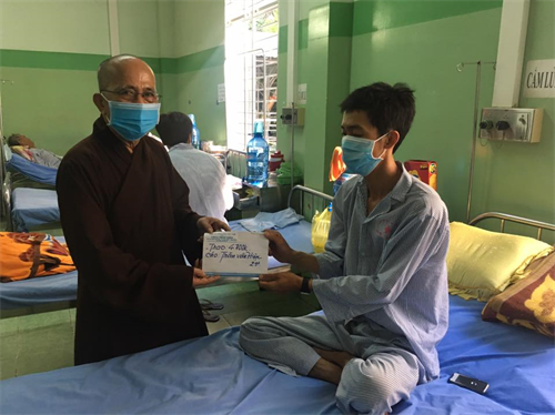 Hỗ trợ bệnh nhân có hoàn cảnh khó khăn tại Bệnh viện Phổi Bình Thuận